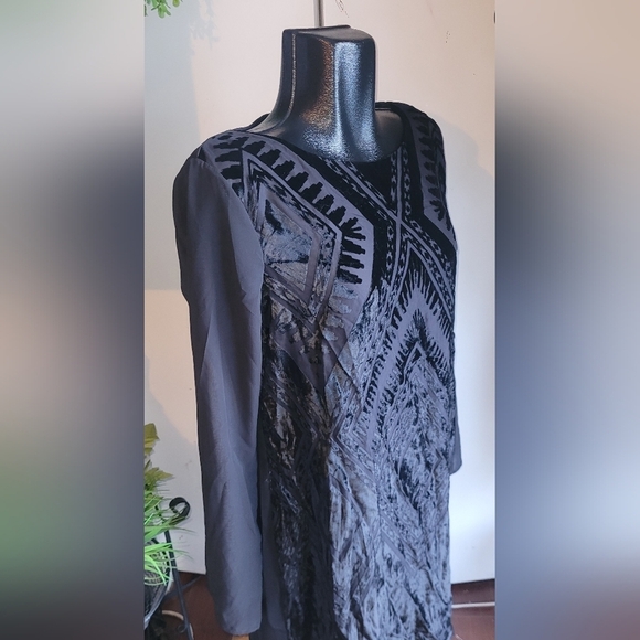 Le Chateau Black Semi Sheer Long Sleeve Tunic L - Picture 3 of 7